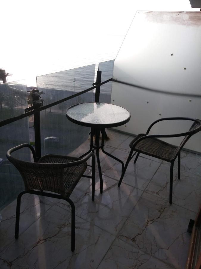 Apartment On The Back Sea Batumi Exterior photo